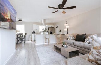 3047 Horse Shoe Dr in Atlanta, GA - Building Photo - Building Photo