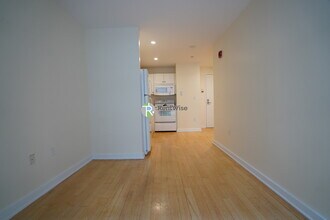 40 Boylston St, Unit 403 in Boston, MA - Foto de edificio - Building Photo