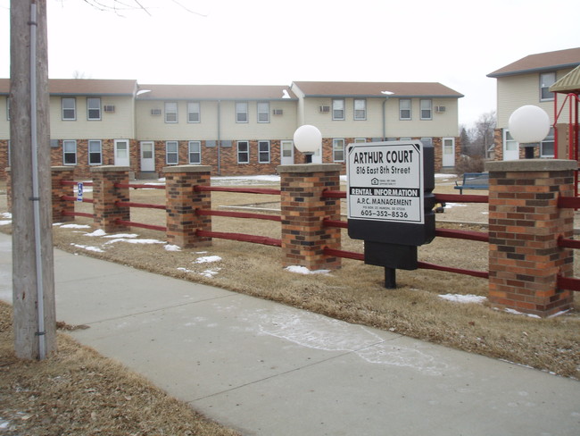 Arthur Court in Redfield, SD - Building Photo - Building Photo