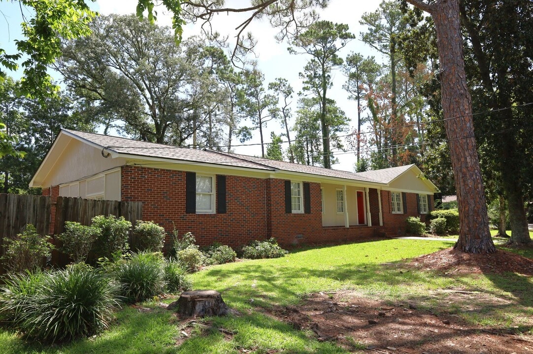 1102 Kimberly Dr in Valdosta, GA - Building Photo