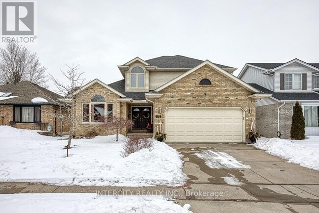 132 John Davies Dr in Woodstock, ON - Building Photo - Building Photo