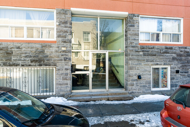 1005 Saint-Roch Rue in Montréal, QC - Building Photo - Building Photo