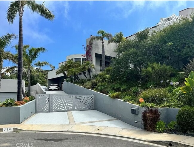 766 Pelican Dr in Laguna Beach, CA - Building Photo - Building Photo