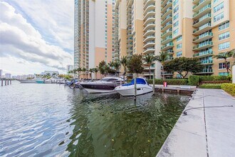 3340 NE 190th St, Unit 605 in Miami, FL - Building Photo - Building Photo