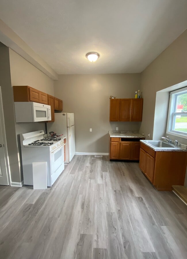 property at 1806 4th St