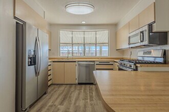 1815 N La Canoa in Green Valley, AZ - Building Photo - Building Photo