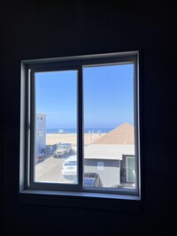 24 11th St. Apartments in Hermosa Beach, CA - Foto de edificio - Building Photo