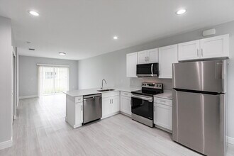 2113 Como St in Port Charlotte, FL - Building Photo - Building Photo