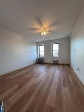 287 Lawton Ave, Unit 14 in Cliffside Park, NJ - Foto de edificio - Building Photo