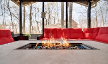 163 Cambridge Ct in Bushkill, PA - Foto de edificio - Building Photo