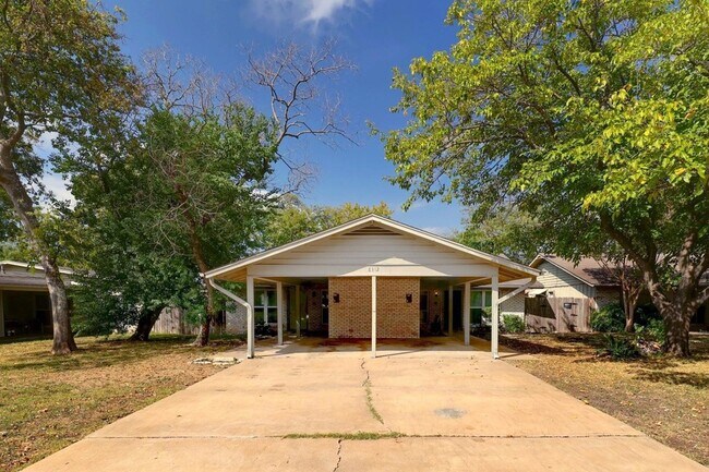 8312 Bowling Green Dr, Unit 1 in Austin, TX - Building Photo - Building Photo
