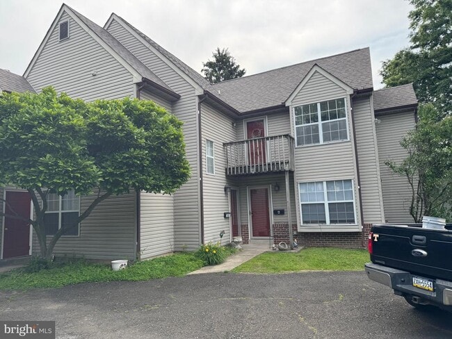 property at 87 W Laurel Ave