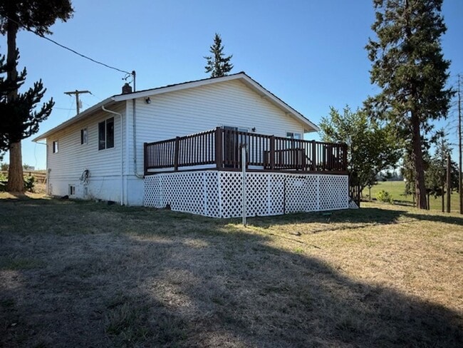 property at 21995 Riverwood Rd