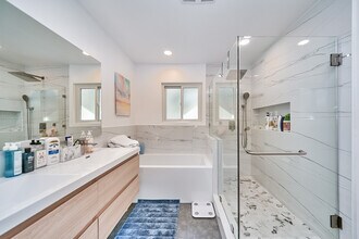 6231 Lochvale Dr in Rancho Palos Verdes, CA - Building Photo - Building Photo