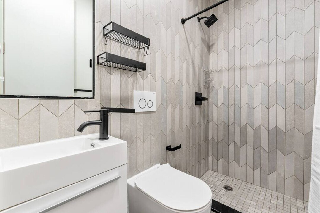 583 Lorimer St in Brooklyn, NY - Building Photo