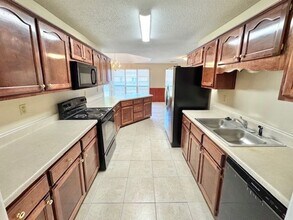 2005 Chimneyrock Blvd E-Unit -1 in Cordova, TN - Building Photo - Building Photo