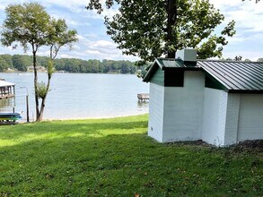 6950 Ingleside Dr in Lake Norman of Catawba, NC - Building Photo - Building Photo