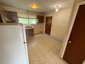 67 Dallas Terrace in Waterbury, CT - Building Photo - Building Photo