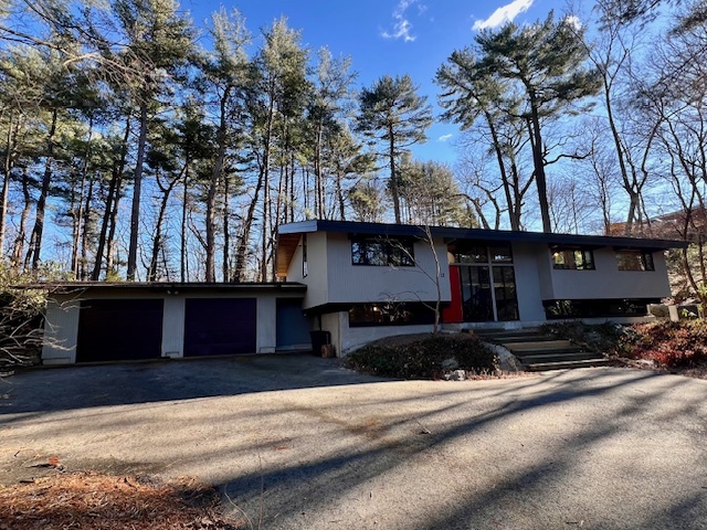 12 White Pine Ln in Lexington, MA - Building Photo