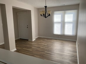 9215 Ravenwing Dr in Charlotte, NC - Foto de edificio - Building Photo