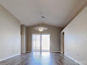 10041 Creek Bluff Dr in Riverview, FL - Building Photo - Building Photo
