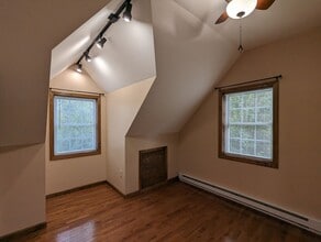 216 County Rd in Bedford, NH - Building Photo - Building Photo