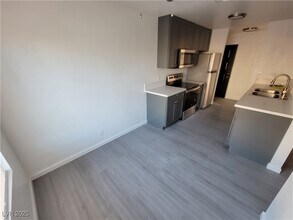 2771 S Mountain Vista St in Las Vegas, NV - Building Photo - Building Photo