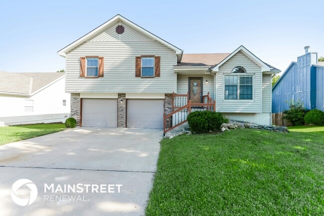 property at 118 W Laredo Trail