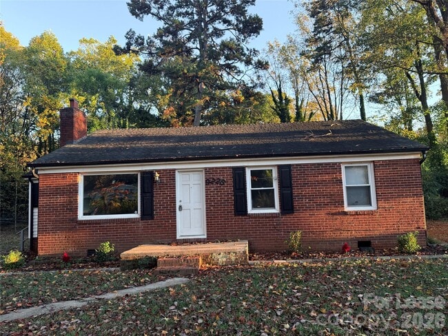 9225 Moores Chapel Rd in Charlotte, NC - Building Photo - Building Photo