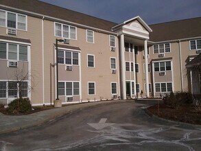 486 Nashua St in Milford, NH - Building Photo - Building Photo
