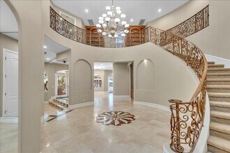 5150 Teesdale Ave in Valley Village, CA - Foto de edificio - Building Photo