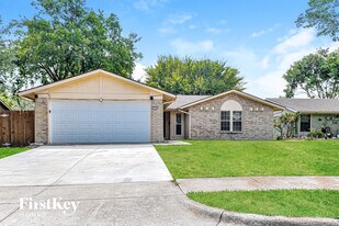 710 Ravencroft Dr in Garland, TX - Building Photo