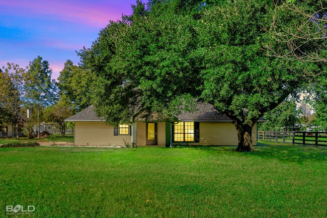 929 Wemple Rd in Bossier City, LA - Foto de edificio - Building Photo