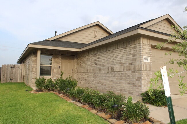 property at 18918 Western Falls Ct