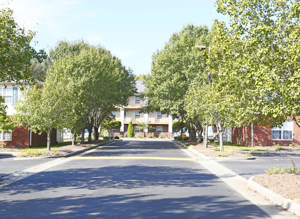 Meadow Creek Townhomes Concord, NC Apartments