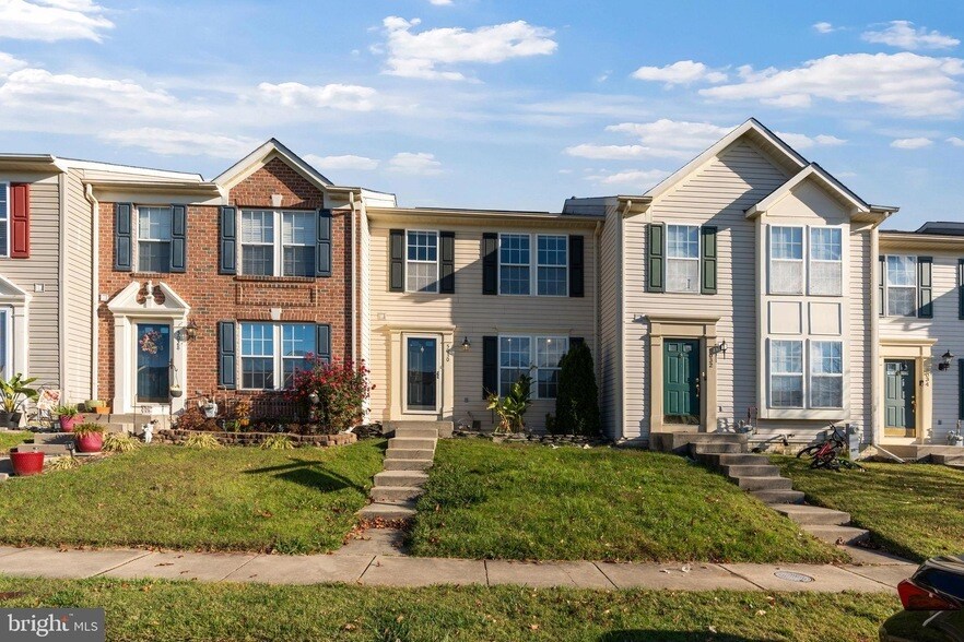 5030 Finsbury Rd in Rosedale, MD - Building Photo