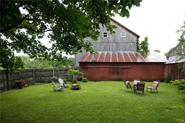 1322 E Genesee St in Skaneateles, NY - Building Photo - Building Photo