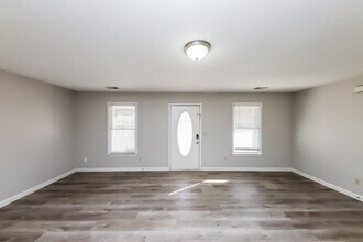 350 Anna Ave in Palmetto, GA - Foto de edificio - Building Photo