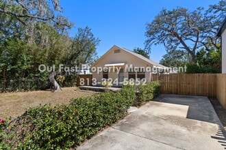 8507 Claonia St in Tampa, FL - Building Photo - Building Photo