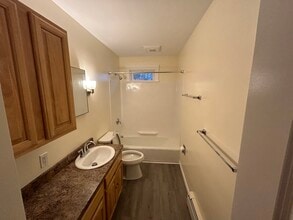 180 Johnson St, Unit 180 Johnson St #1 in Leominster, MA - Building Photo - Building Photo