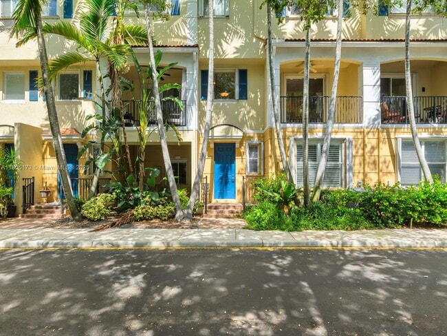 property at 2891 S Greenleaf Cir