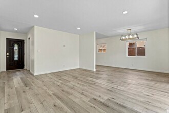 27508 Vilna Ave in Santa Clarita, CA - Building Photo - Building Photo