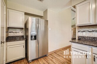 2824 Sugar Wood Dr in League City, TX - Building Photo - Building Photo