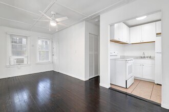 3901 Washington Rd in West Palm Beach, FL - Building Photo - Building Photo