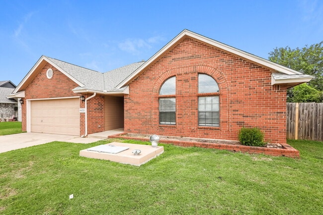 633 Fire Light Dr in Moore, OK - Building Photo - Building Photo