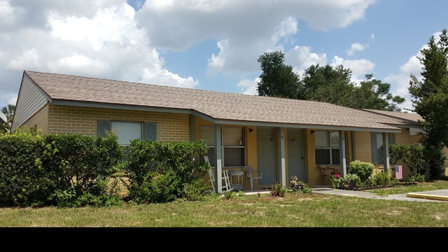 65 Maine St in Eustis, FL - Building Photo - Building Photo