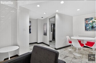 210 E 47th St in New York, NY - Building Photo - Building Photo