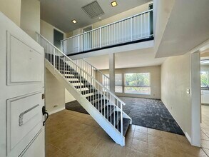 8723 Blue Lake Dr in San Diego, CA - Building Photo - Building Photo