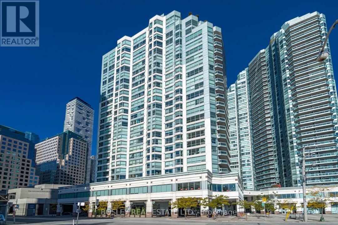 10-210 Queens Quay W in Toronto, ON - Building Photo