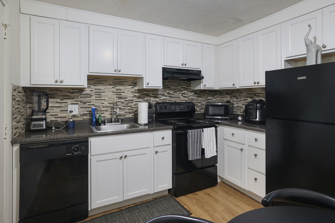 Barker Avenue Apartments in Lowell, MA - Building Photo